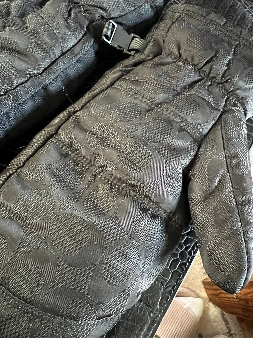 Coach Signature Print Heavy Winter Mittens